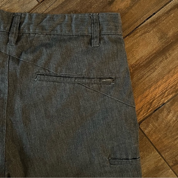 Volcom Shorts - Picture 3 of 5